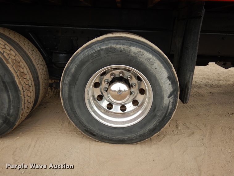 image for item IL9873 1999 Peterbilt 330  dump truck