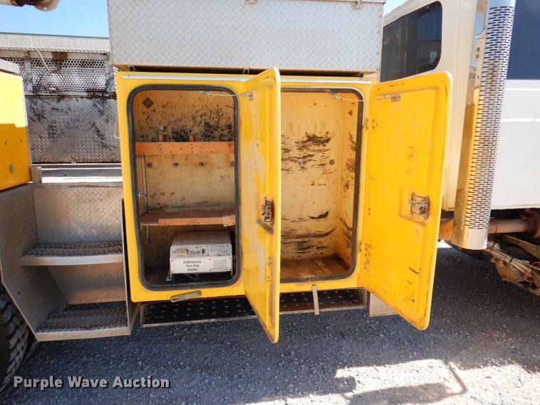 image for item IQ9699 2009 International WorkStar 7400  bucket truck