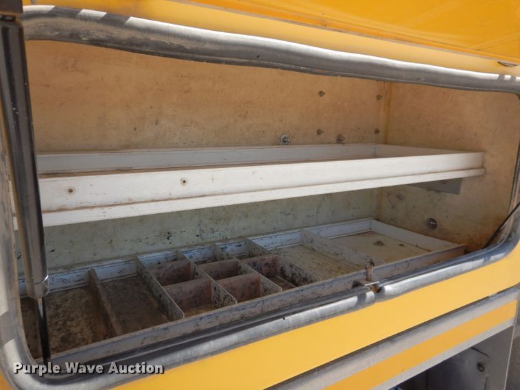 image for item IQ9699 2009 International WorkStar 7400  bucket truck