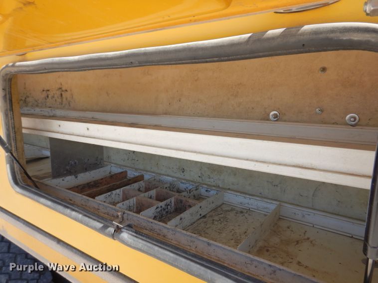 image for item IQ9699 2009 International WorkStar 7400  bucket truck