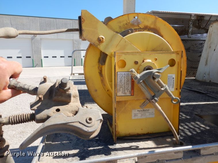 image for item IQ9699 2009 International WorkStar 7400  bucket truck