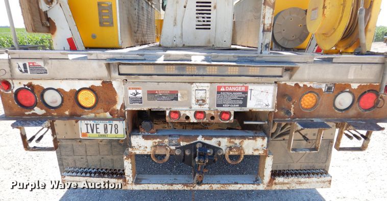 image for item IQ9699 2009 International WorkStar 7400  bucket truck