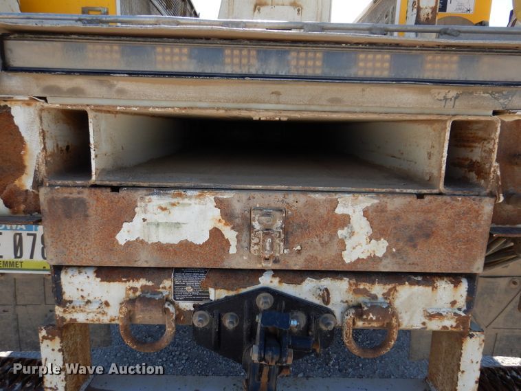 image for item IQ9699 2009 International WorkStar 7400  bucket truck