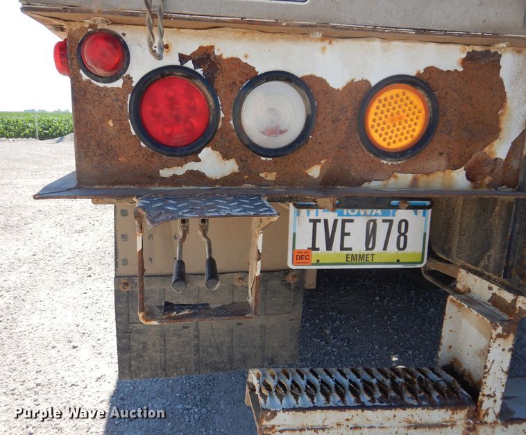 image for item IQ9699 2009 International WorkStar 7400  bucket truck