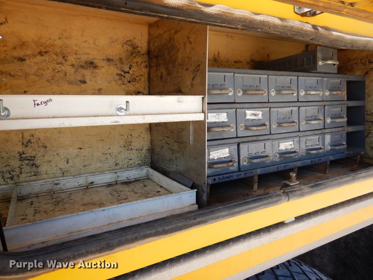 image for item IQ9699 2009 International WorkStar 7400  bucket truck