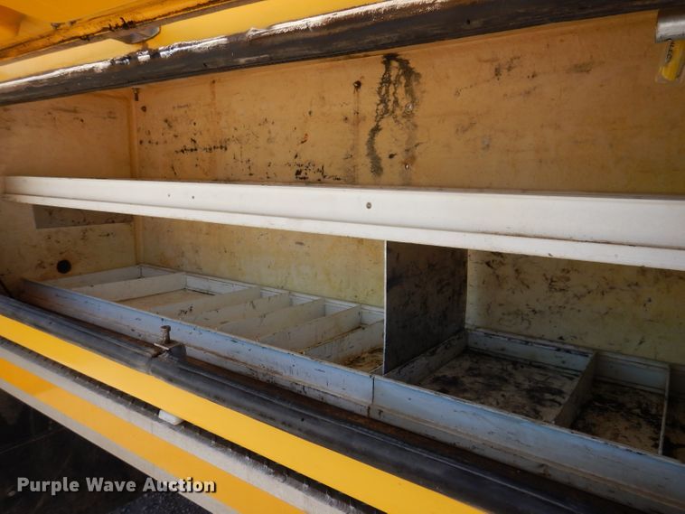 image for item IQ9699 2009 International WorkStar 7400  bucket truck