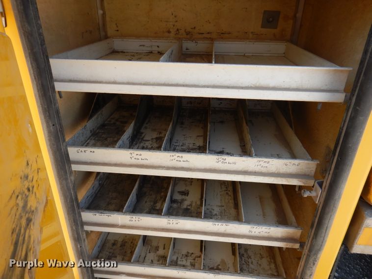 image for item IQ9699 2009 International WorkStar 7400  bucket truck