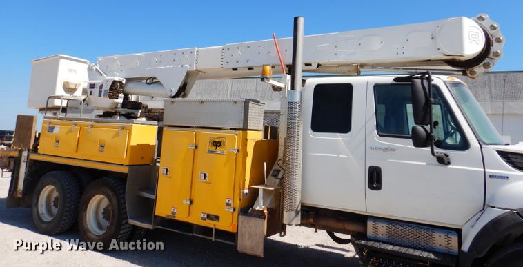 image for item IQ9699 2009 International WorkStar 7400  bucket truck