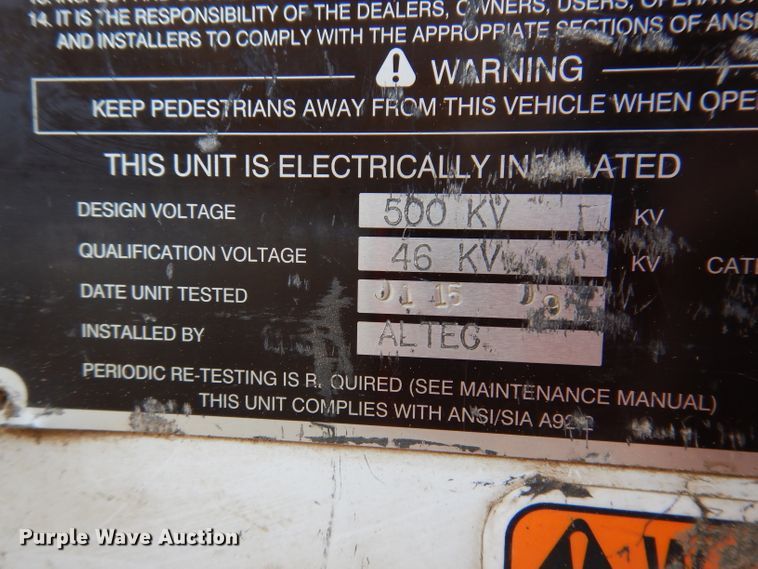 image for item IQ9699 2009 International WorkStar 7400  bucket truck