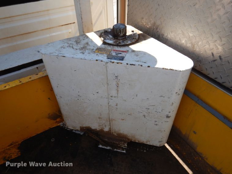 image for item IQ9699 2009 International WorkStar 7400  bucket truck