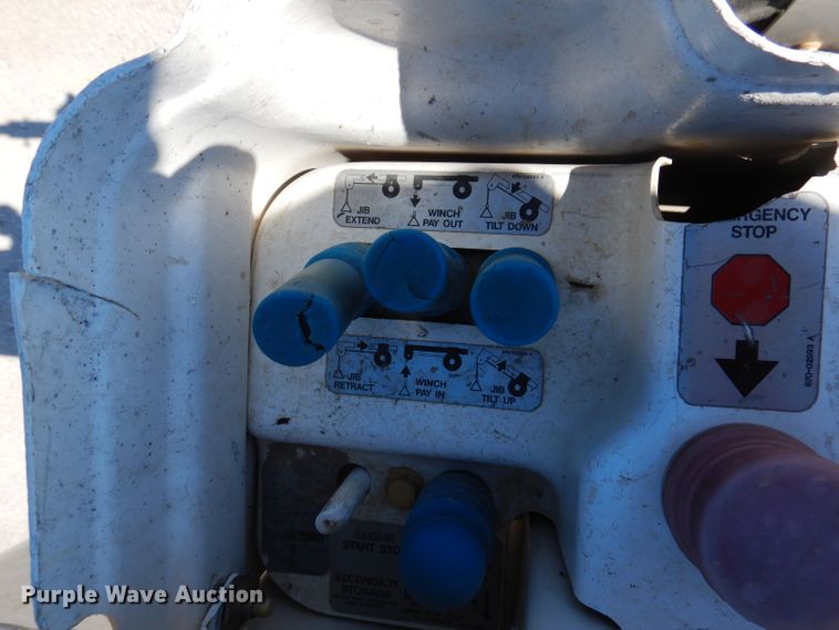 image for item IQ9699 2009 International WorkStar 7400  bucket truck