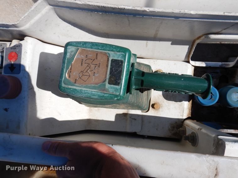 image for item IQ9699 2009 International WorkStar 7400  bucket truck