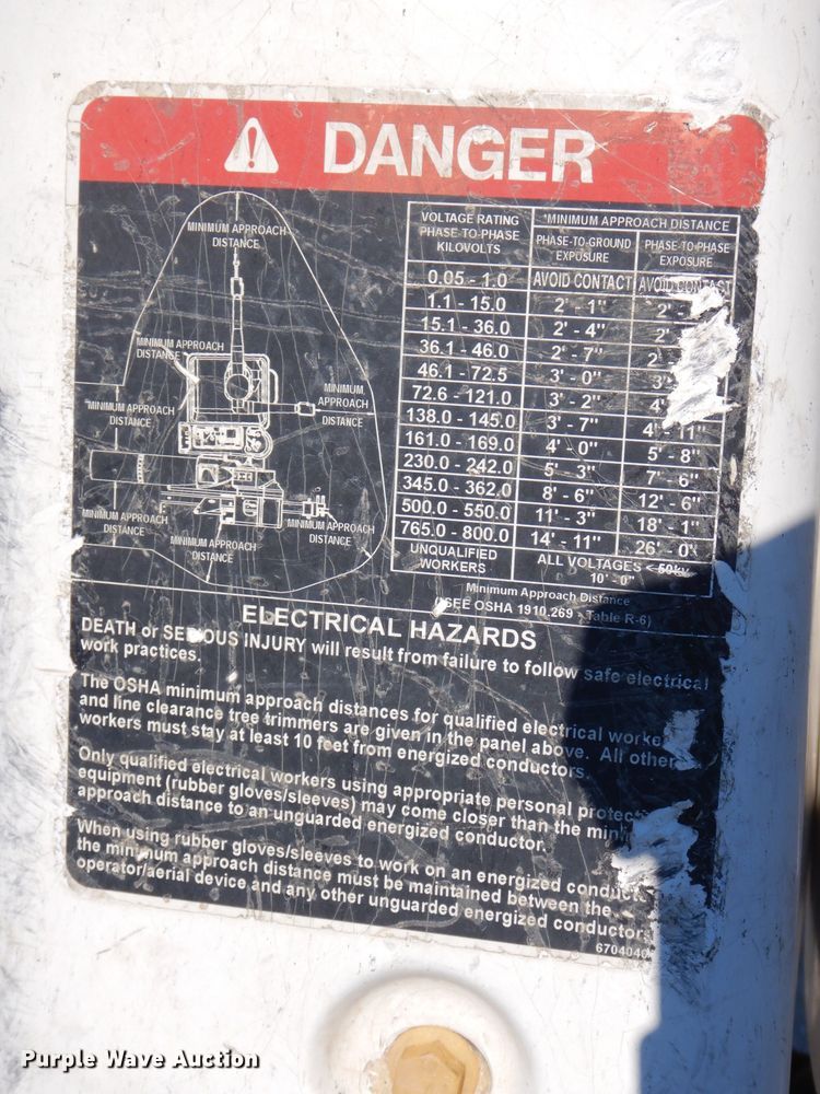 image for item IQ9699 2009 International WorkStar 7400  bucket truck