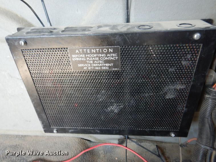 image for item IQ9699 2009 International WorkStar 7400  bucket truck