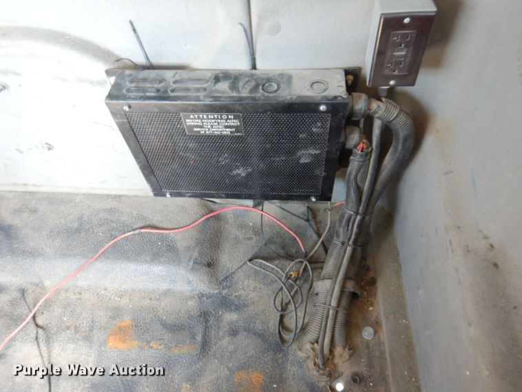 image for item IQ9699 2009 International WorkStar 7400  bucket truck