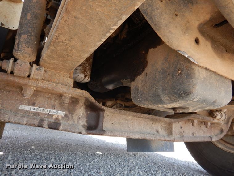 image for item IQ9699 2009 International WorkStar 7400  bucket truck