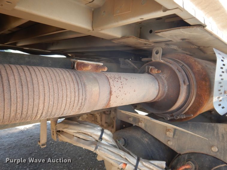 image for item IQ9699 2009 International WorkStar 7400  bucket truck