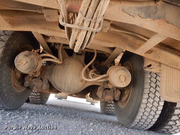 image for item IQ9699 2009 International WorkStar 7400  bucket truck