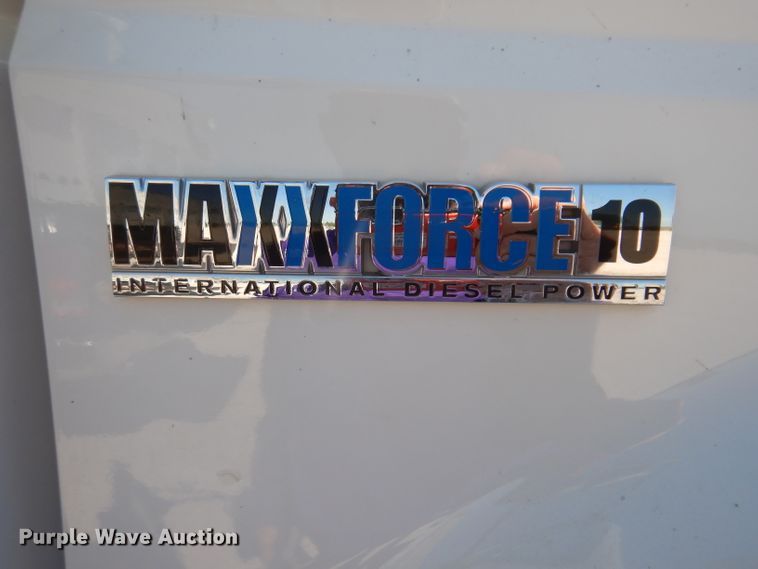 image for item IQ9699 2009 International WorkStar 7400  bucket truck