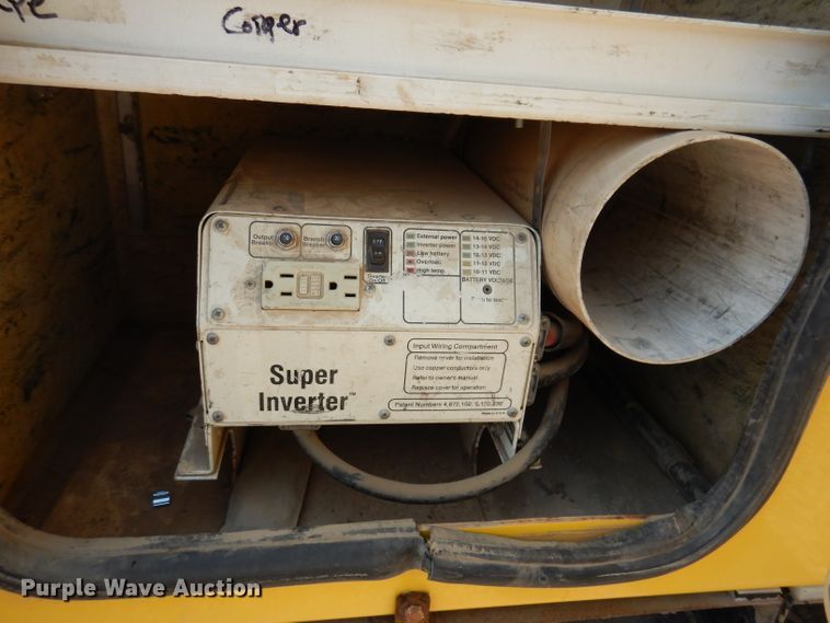 image for item IQ9700 2006 International WorkStar 7400  bucket truck