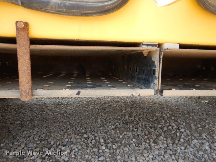 image for item IQ9700 2006 International WorkStar 7400  bucket truck