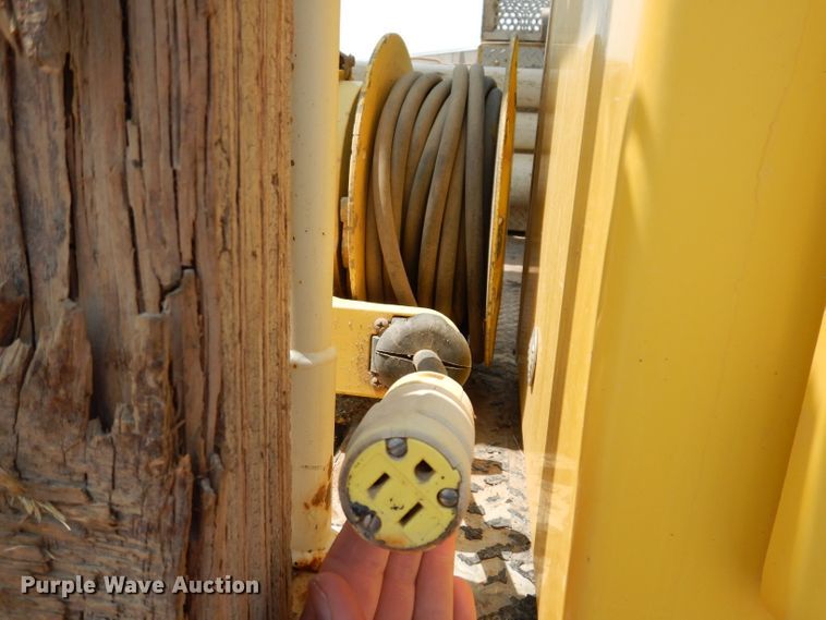 image for item IQ9700 2006 International WorkStar 7400  bucket truck