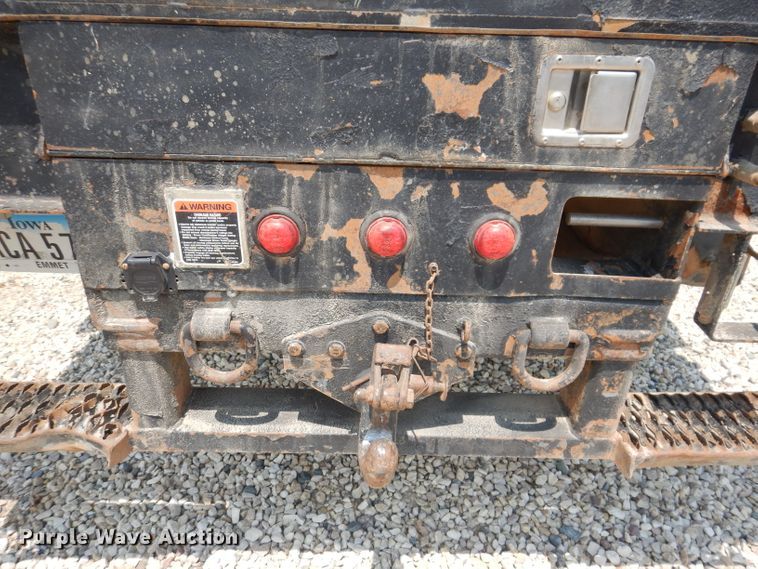 image for item IQ9700 2006 International WorkStar 7400  bucket truck