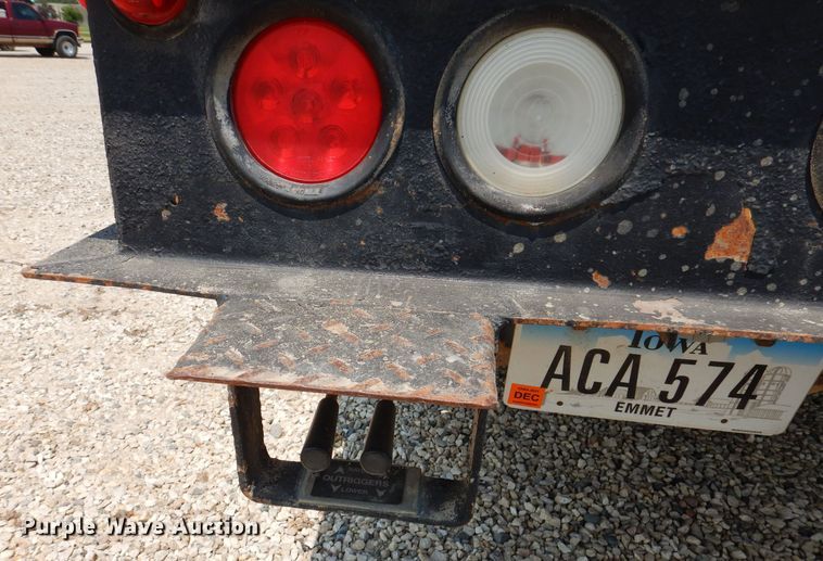 image for item IQ9700 2006 International WorkStar 7400  bucket truck