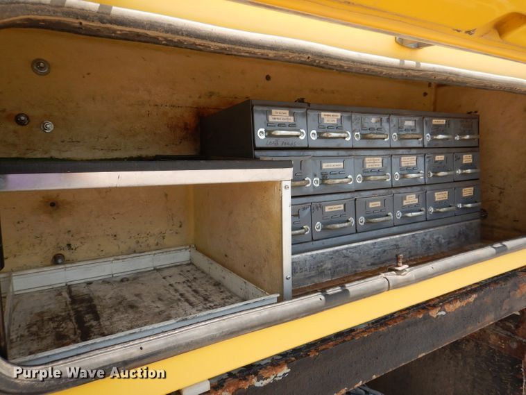 image for item IQ9700 2006 International WorkStar 7400  bucket truck