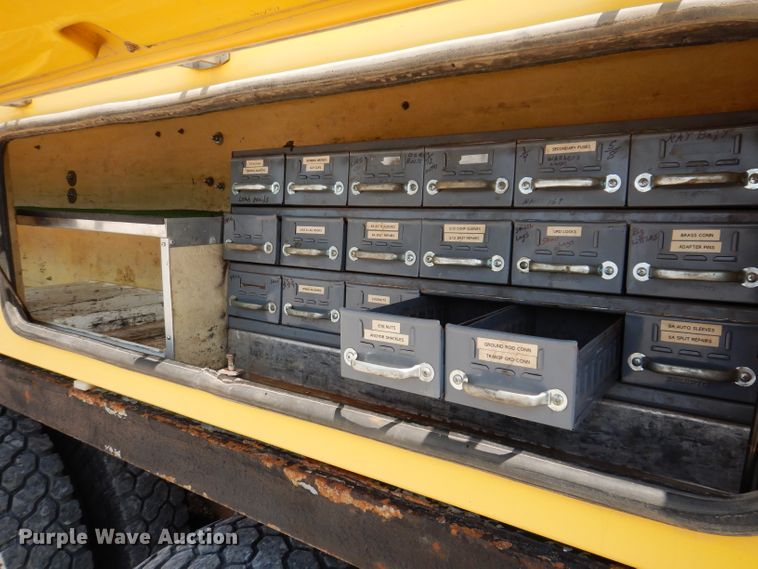 image for item IQ9700 2006 International WorkStar 7400  bucket truck