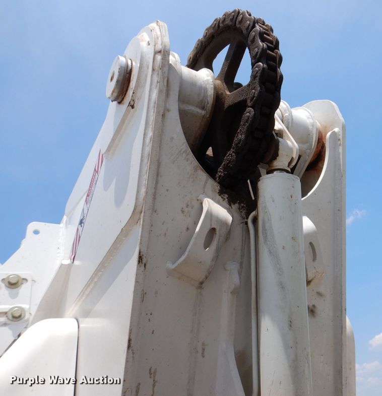 image for item IQ9700 2006 International WorkStar 7400  bucket truck