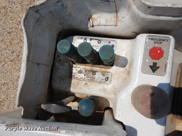 image for item IQ9700 2006 International WorkStar 7400  bucket truck