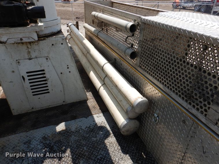 image for item IQ9700 2006 International WorkStar 7400  bucket truck