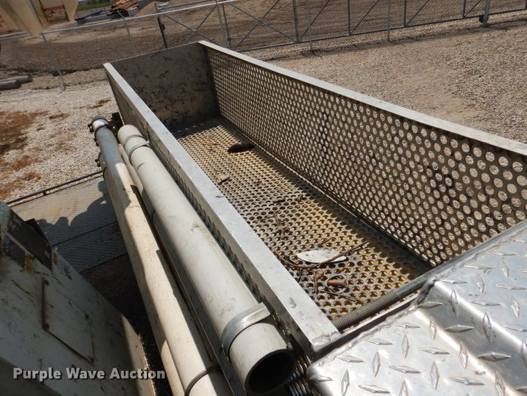 image for item IQ9700 2006 International WorkStar 7400  bucket truck