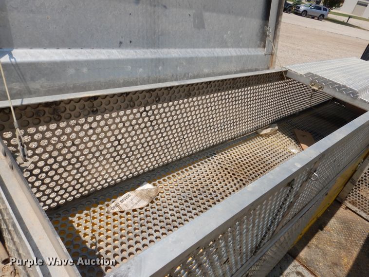 image for item IQ9700 2006 International WorkStar 7400  bucket truck