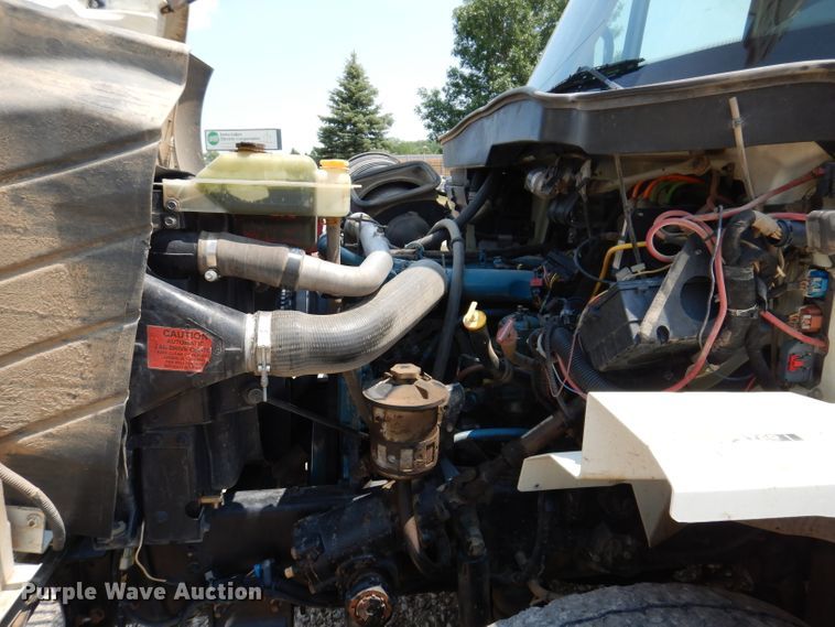 image for item IQ9700 2006 International WorkStar 7400  bucket truck