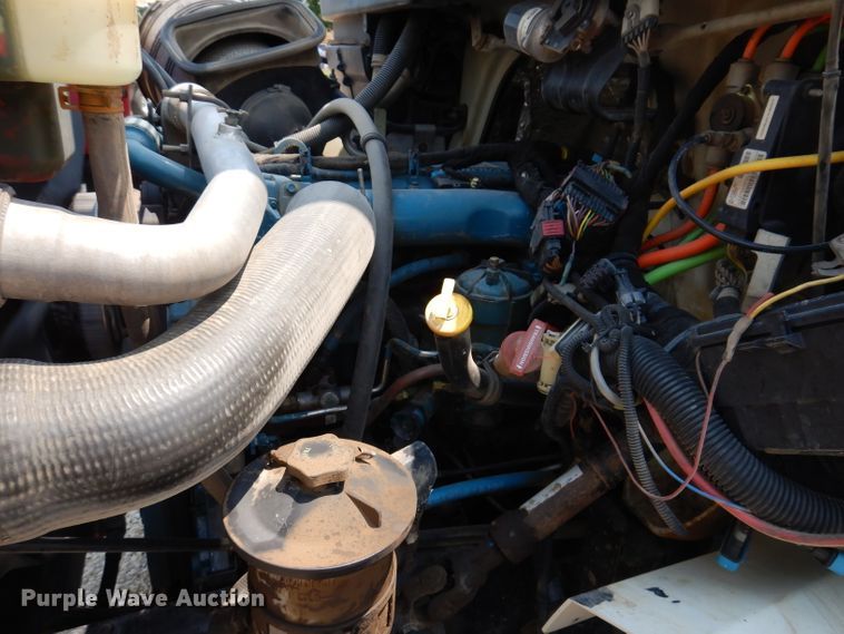 image for item IQ9700 2006 International WorkStar 7400  bucket truck