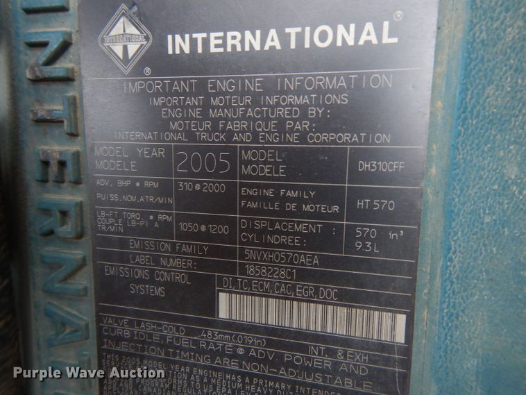 image for item IQ9700 2006 International WorkStar 7400  bucket truck