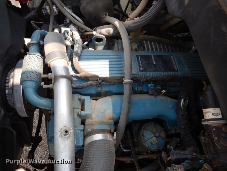 image for item IQ9700 2006 International WorkStar 7400  bucket truck