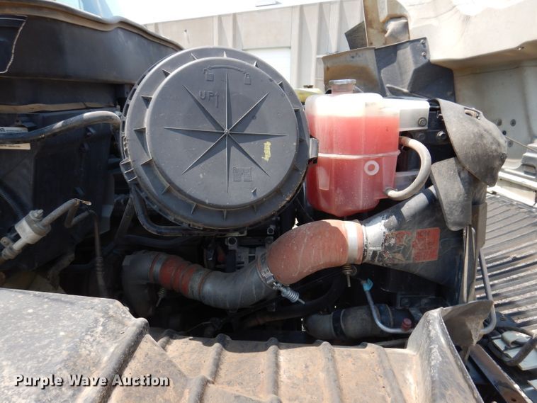 image for item IQ9700 2006 International WorkStar 7400  bucket truck