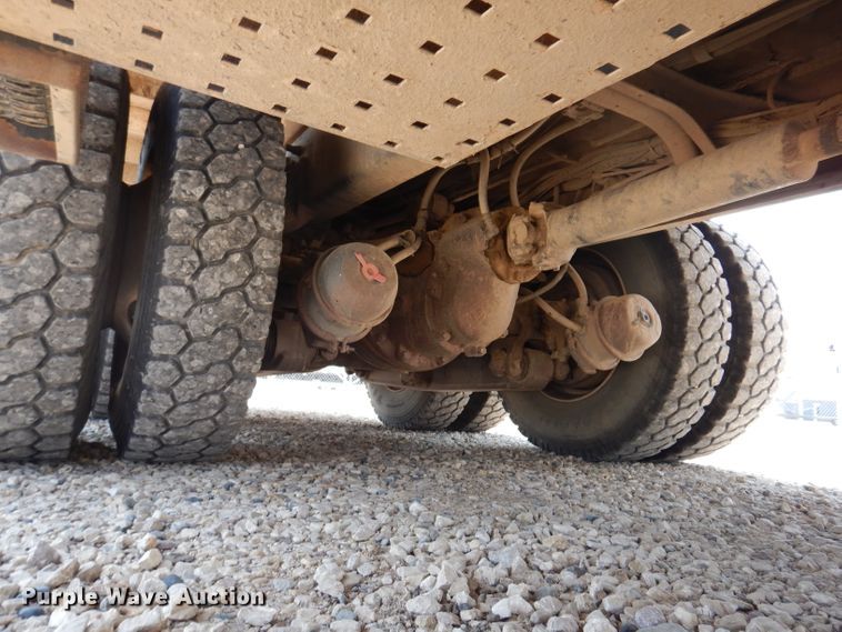 image for item IQ9700 2006 International WorkStar 7400  bucket truck