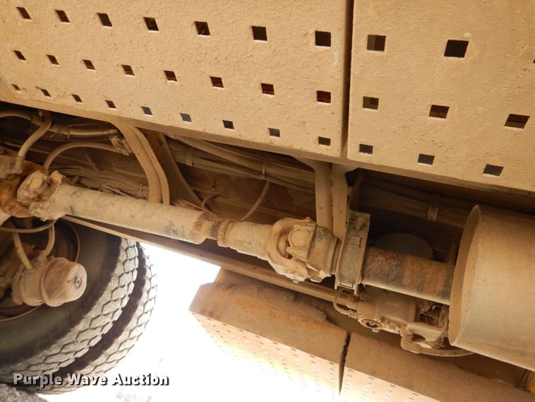 image for item IQ9700 2006 International WorkStar 7400  bucket truck