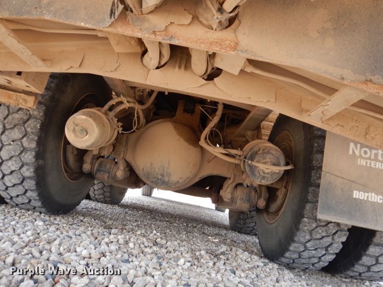 image for item IQ9700 2006 International WorkStar 7400  bucket truck