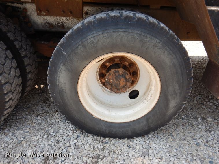 image for item IQ9700 2006 International WorkStar 7400  bucket truck