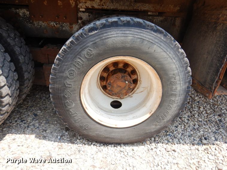 image for item IQ9700 2006 International WorkStar 7400  bucket truck