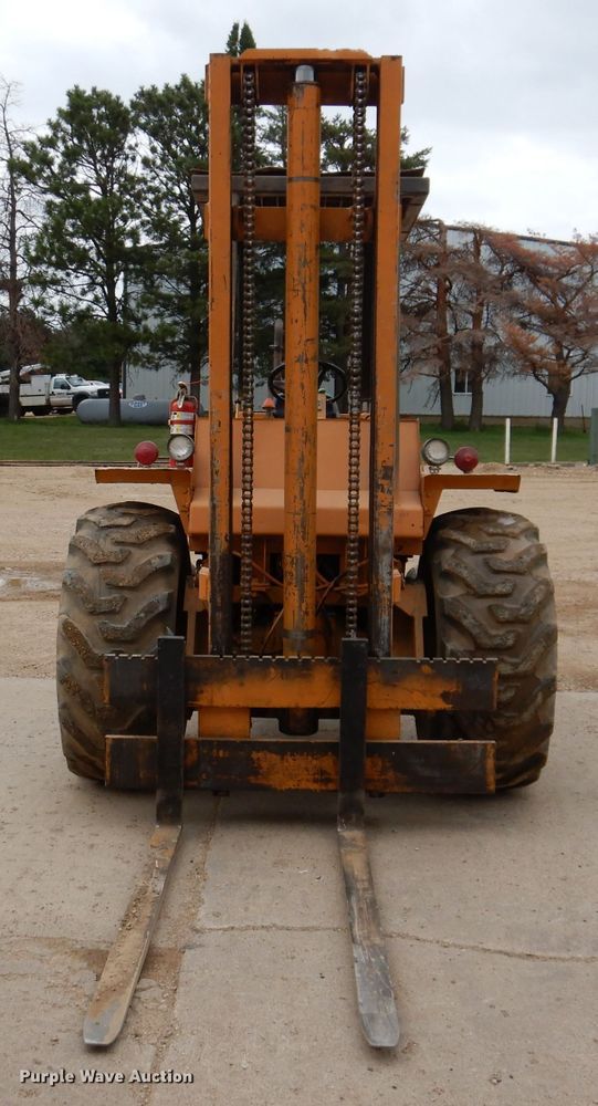 image for item IQ9710 1980 Case 586C  forklift