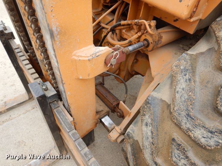 image for item IQ9710 1980 Case 586C  forklift