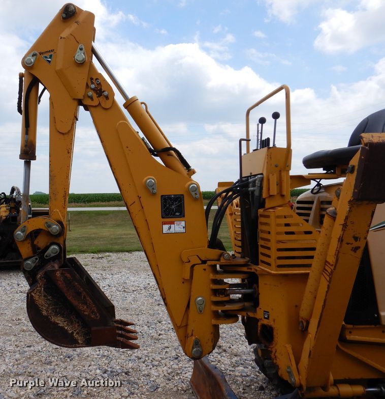 image for item IQ9711 2008 Vermeer RTX1250  cable plow