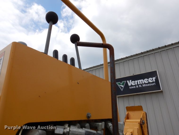 image for item IQ9711 2008 Vermeer RTX1250  cable plow