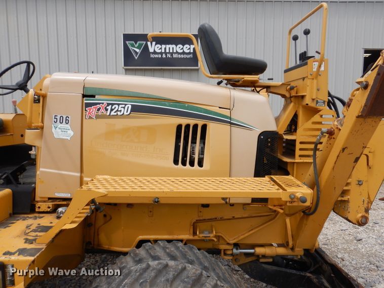 image for item IQ9711 2008 Vermeer RTX1250  cable plow